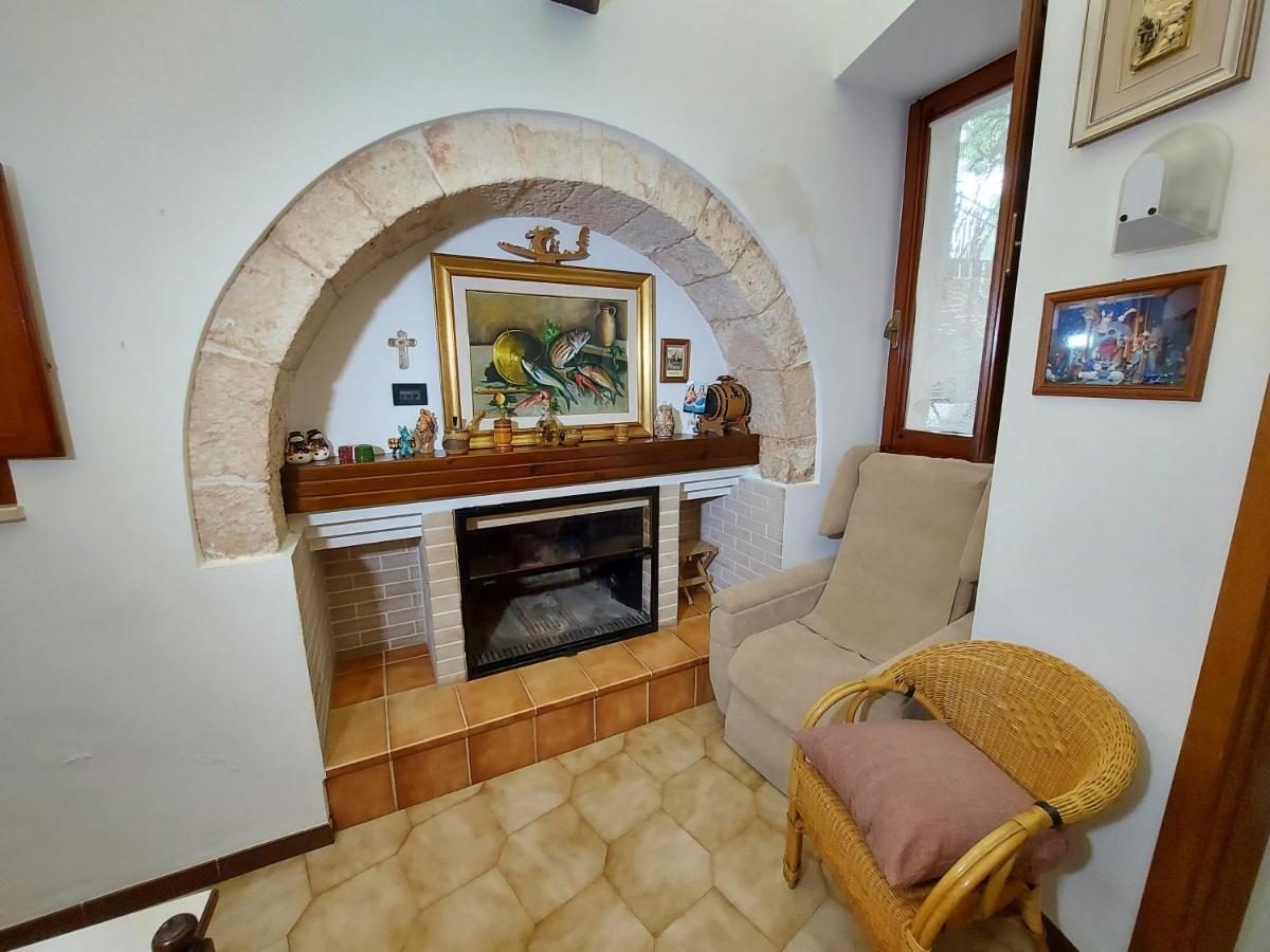 Вилла Il Trullo Di Giada E Mattia Альберобелло Экстерьер фото